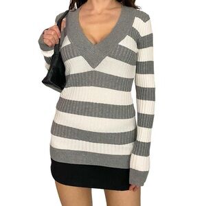 y2k gray and white striped long v-neck sweater by energie